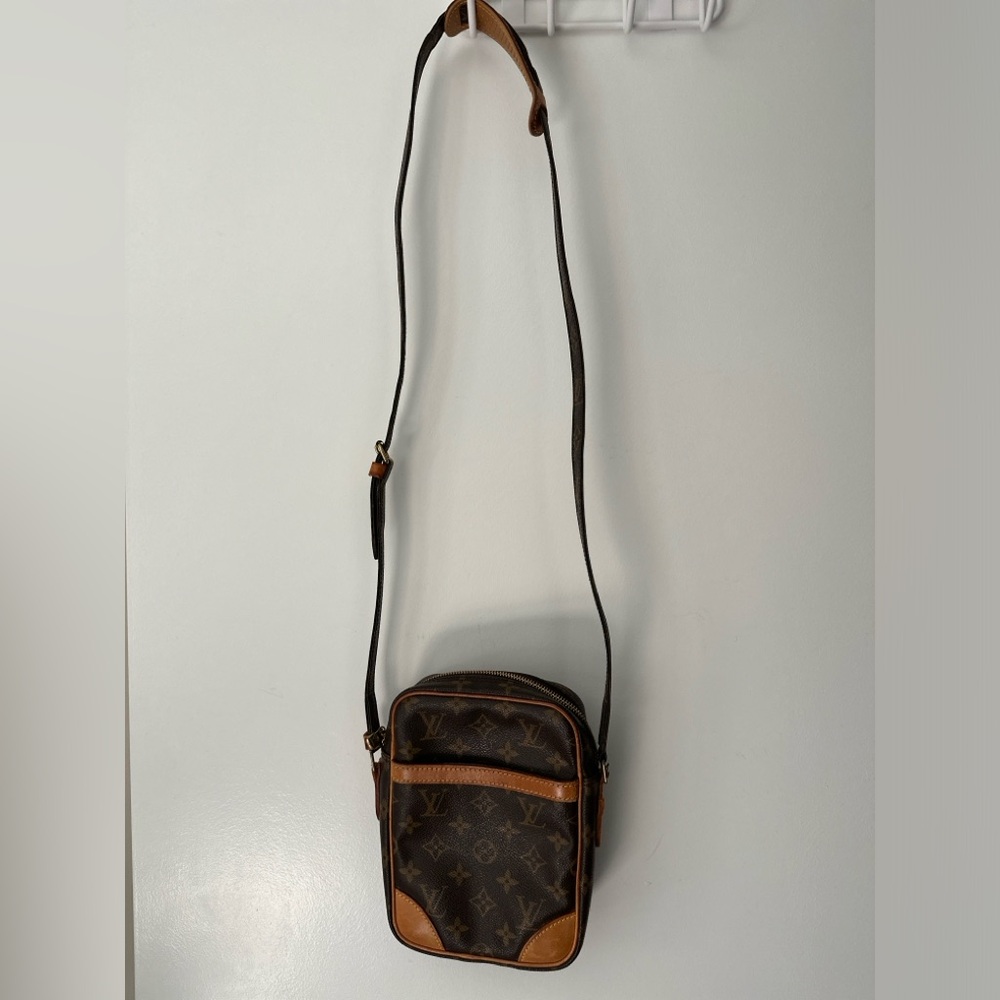 Vintage Louis Vuitton Monogram Danube 21